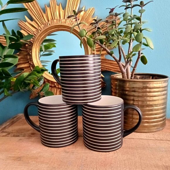 LAST CALL!  MAKE AN OFFER! Set (3) Denby Intro Stripe Coffee Mugs, black + white - Picture 1 of 9